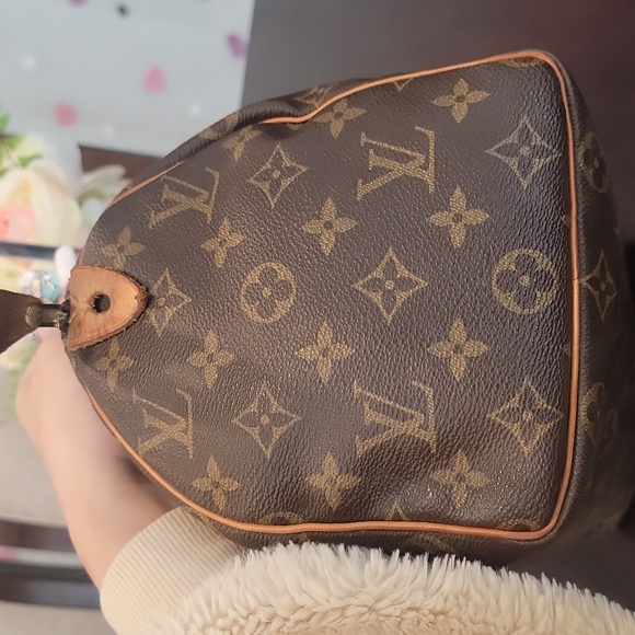 Authentic Louis Vuitton Speedy 25! - Picture 4 of 12
